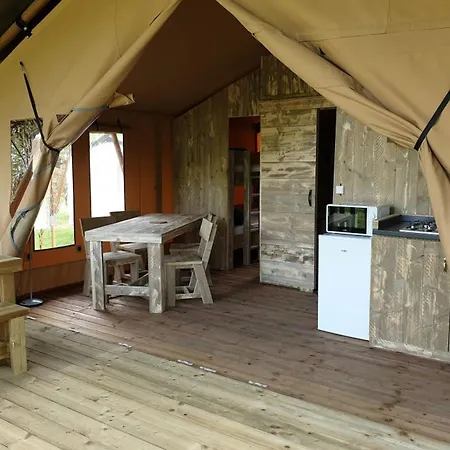 Camping Tente Accueillante, Animaux Ok - 4 Pers. - Api-1-52-2685 *