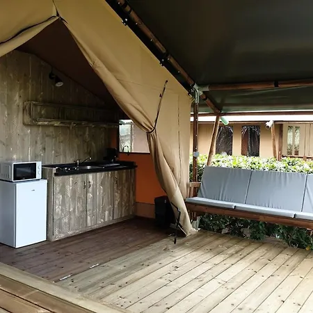 Camping Tente Accueillante, Animaux Ok - 4 Pers. - Api-1-52-2685 Le Breuil-sur-Couze